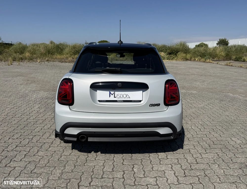 MINI 5 Portas Cooper Premium Plus JCW Auto - 4