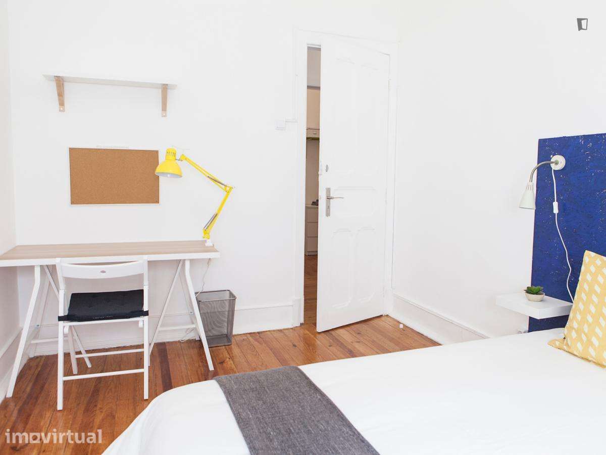Quarto - localizado em São Sebastião Lisbon - Grande imagem: 5/17