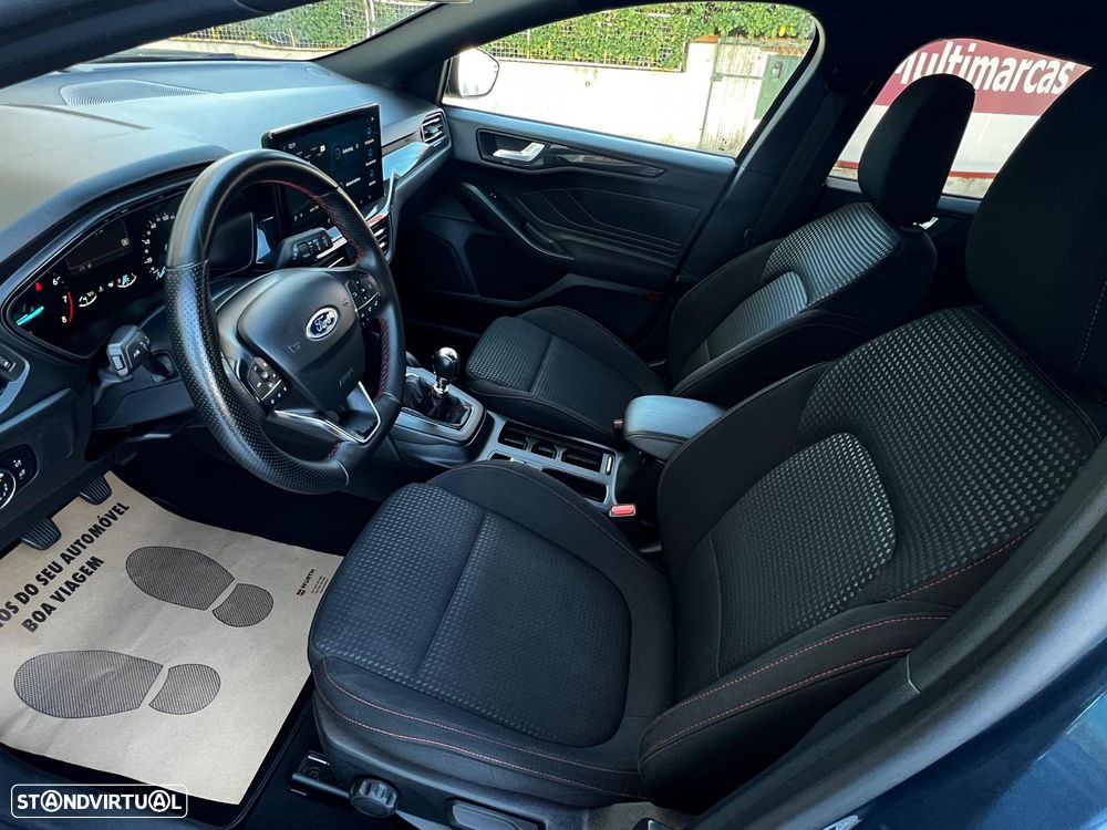 Ford Focus 1.0 EcoBoost MHEV ST-Line X - 15
