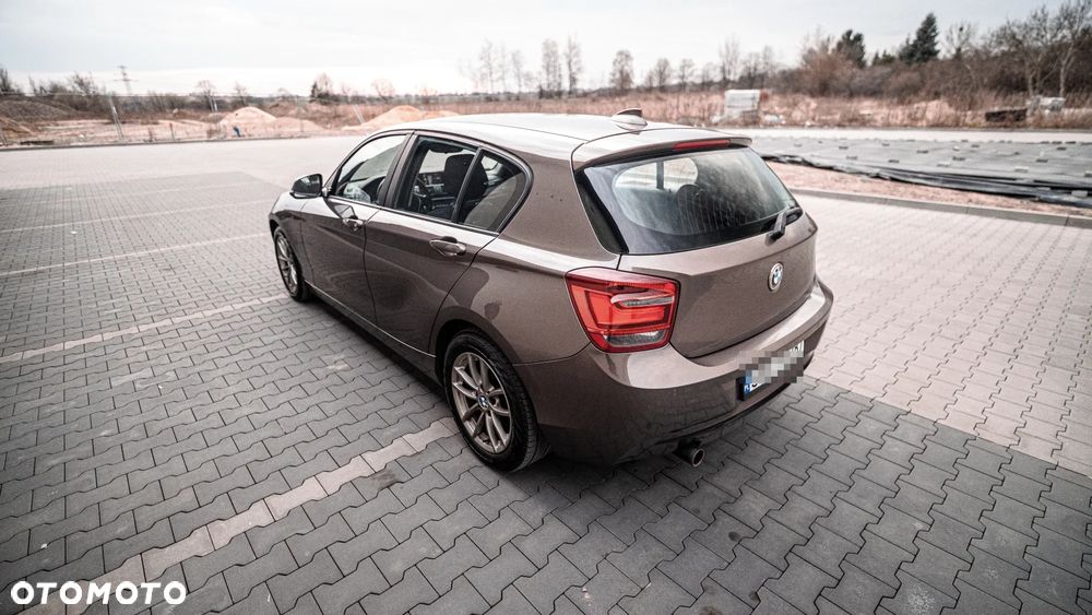 BMW Seria 1 116d EfficientDynamics Sport Line - 2