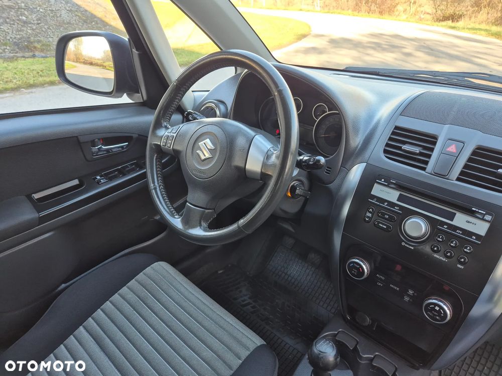 Suzuki SX4 Classic 1.6 VVT 4x2 City+ - 16