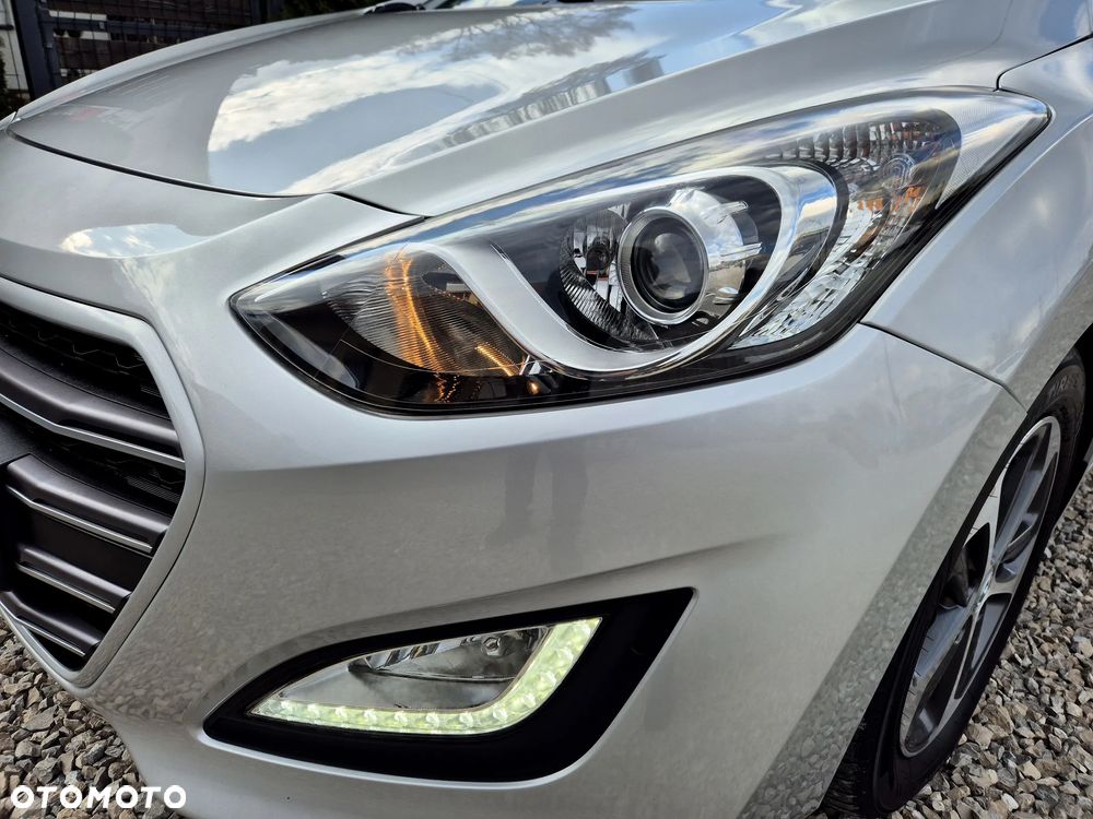 Hyundai i30 blue Kombi 1.6 GDi Passion - 22