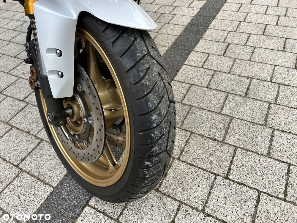 Yamaha FZ8 - 11