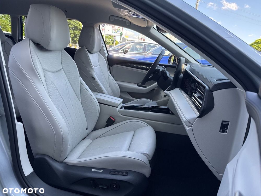 Volkswagen Passat Variant 2.0 TDI SCR 4Mot Elegance DSG - 12