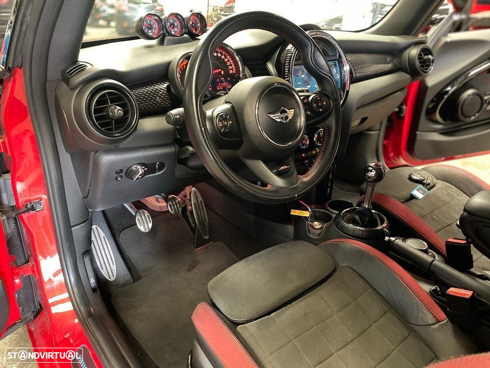 MINI 3 Portas John Cooper Works - 9