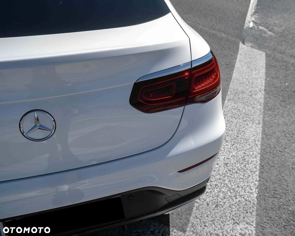 Mercedes-Benz GLC 300 4Matic 9G-TRONIC AMG Line - 8