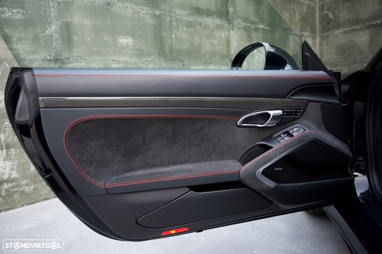 Porsche 911 (991) Carrera 4 GTS PDK - 17