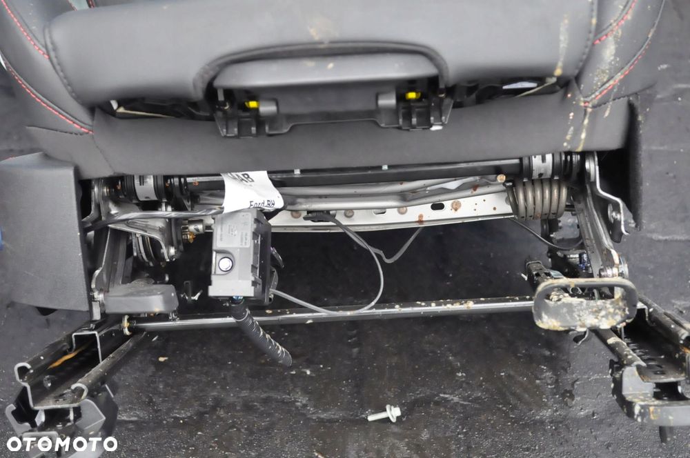 FIESTA MK8 ST PERFORMANCE FOTELE PRZÓD - 5