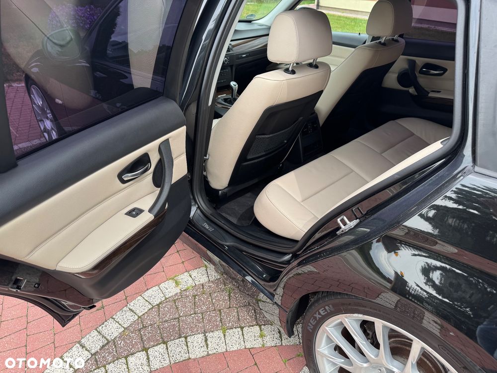 BMW Seria 3 320i Edition Exclusive - 8