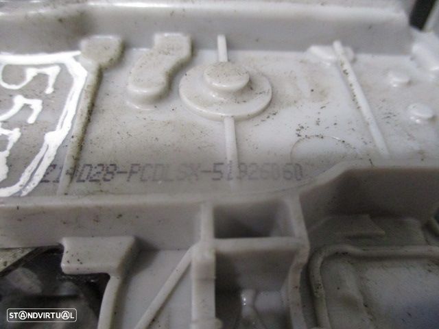 Fecho 51926059 51926060 LANCIA YPSILON 2014 1.2 69CV 5P BRANCO TE 4 PINOS - 5