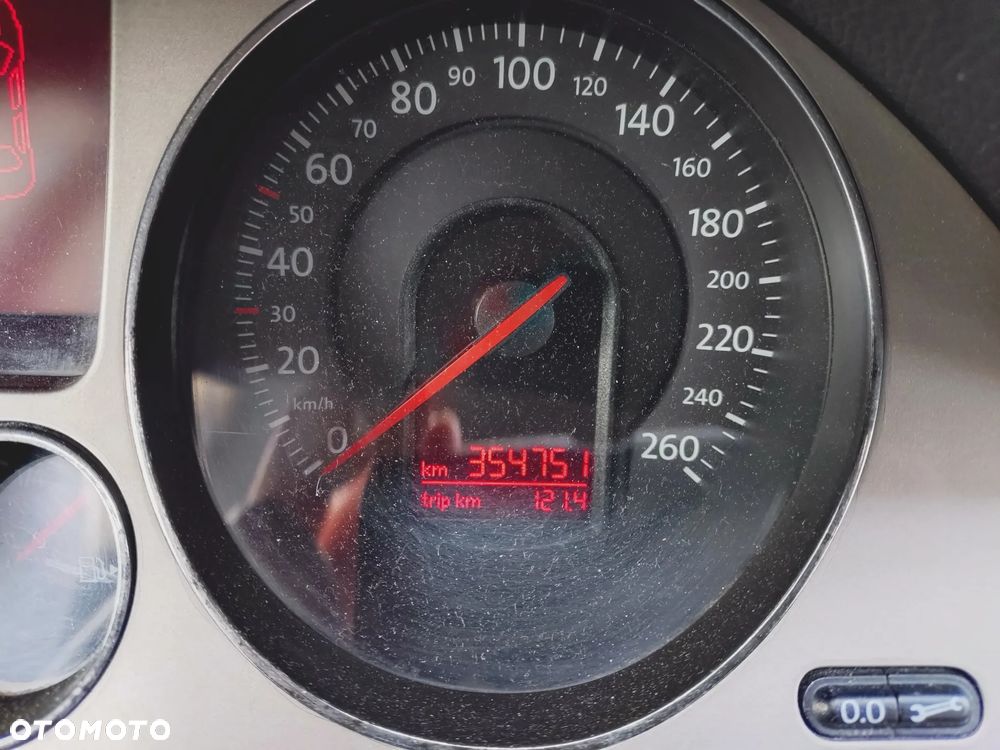 Volkswagen Passat 2.0 TDI Comfortline - 8