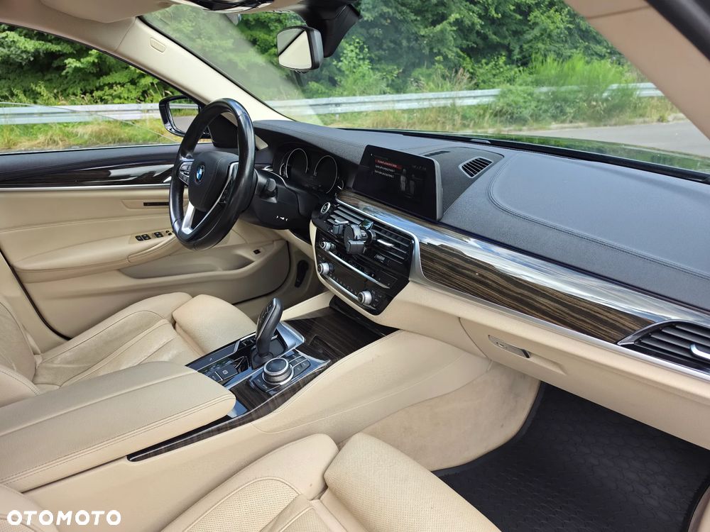 BMW Seria 5 520d Luxury Line - 22