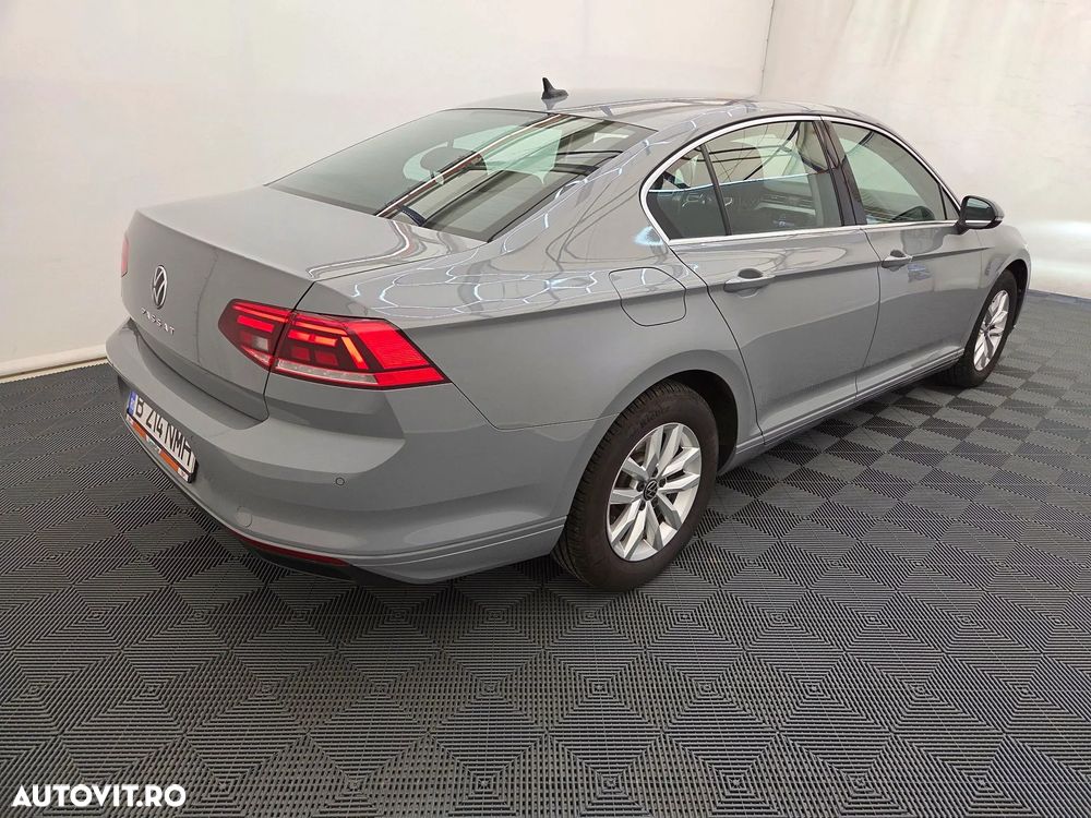 Volkswagen Passat 2.0 TDI DSG Comfortline - 3