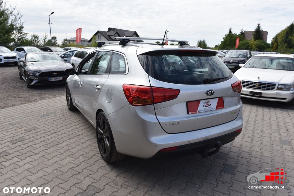Kia Ceed - 8