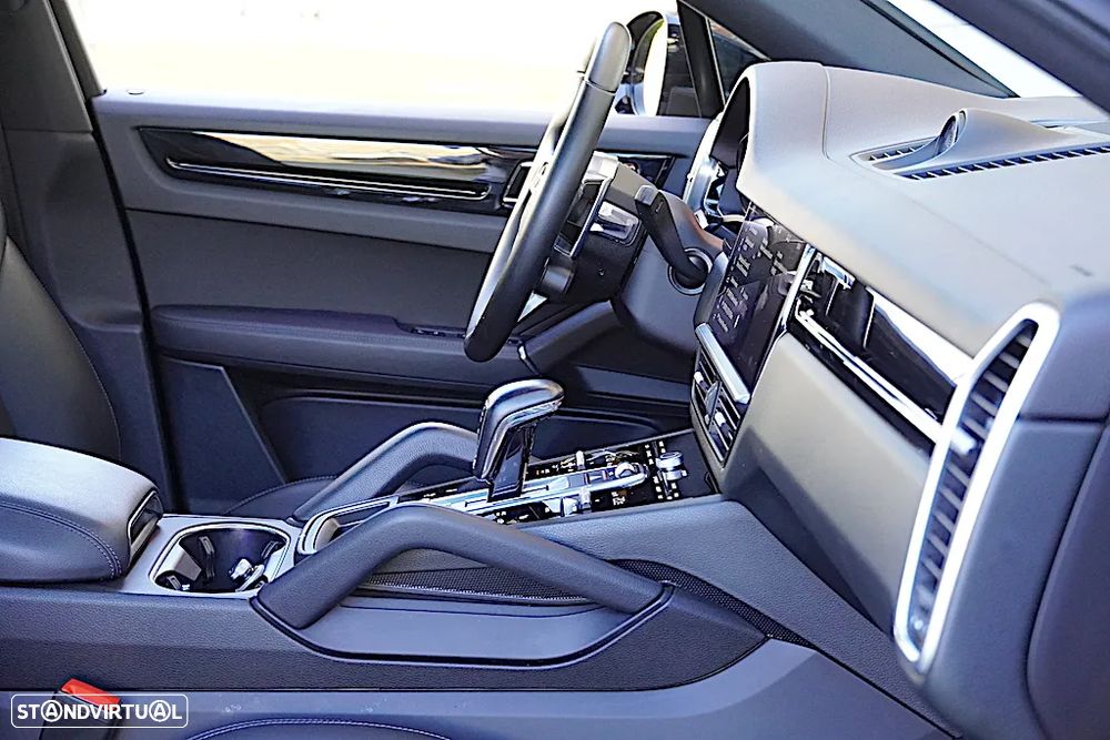 Porsche Cayenne Coupé E-Hybrid - 25