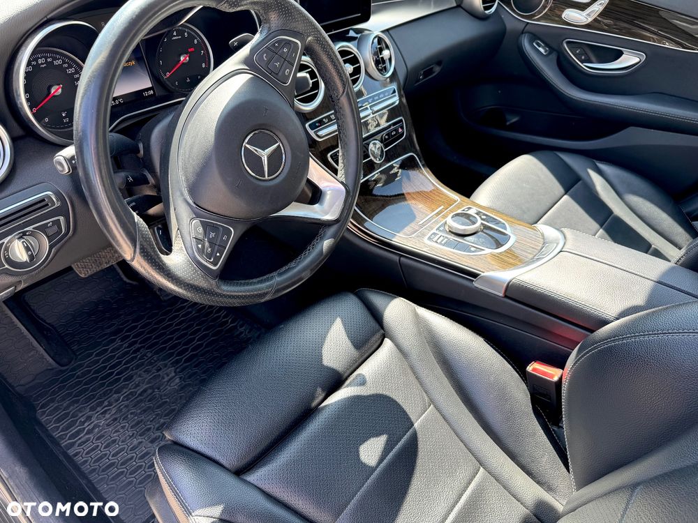 Mercedes-Benz Klasa C 300 9G-TRONIC - 6