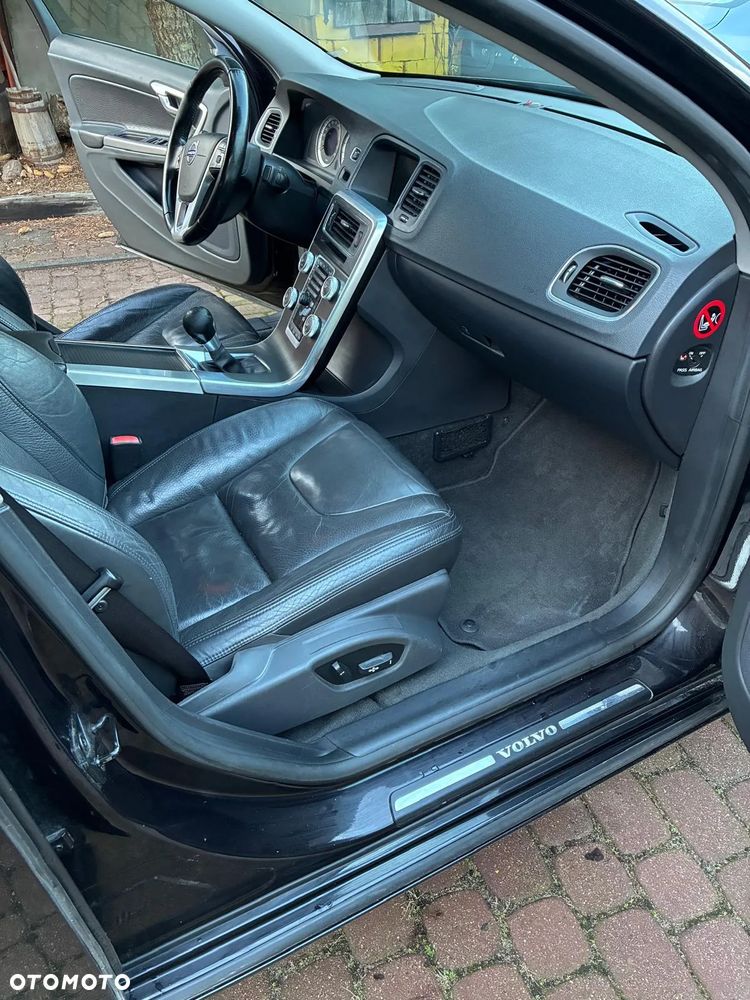 Volvo S60 D3 Summum - 10