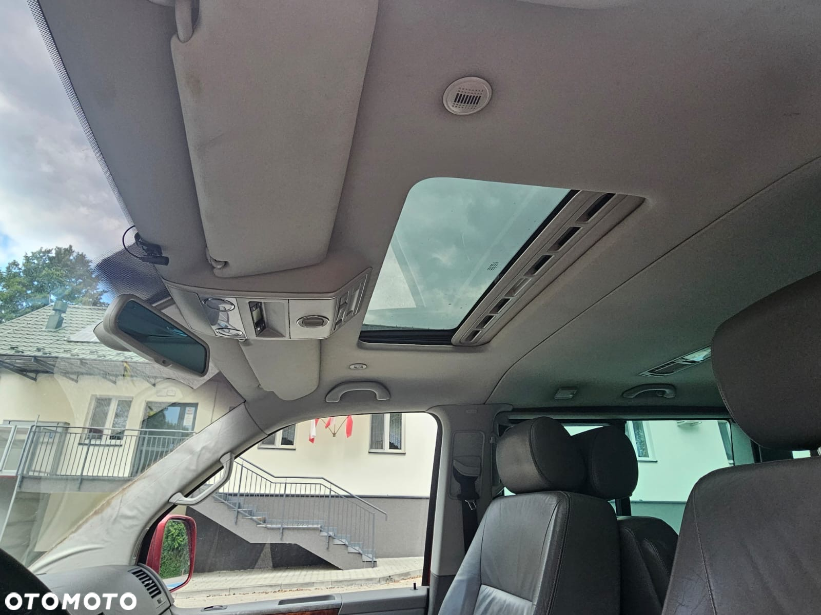 Volkswagen Multivan - 17