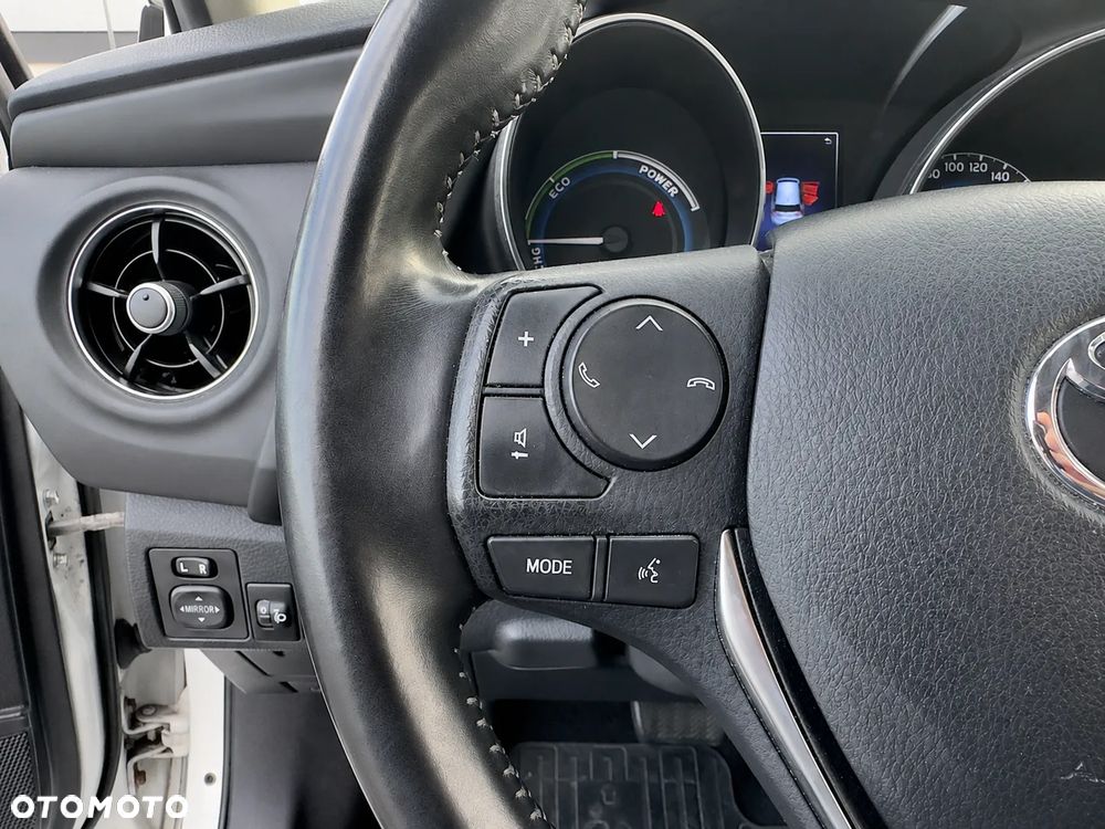 Toyota Auris - 14