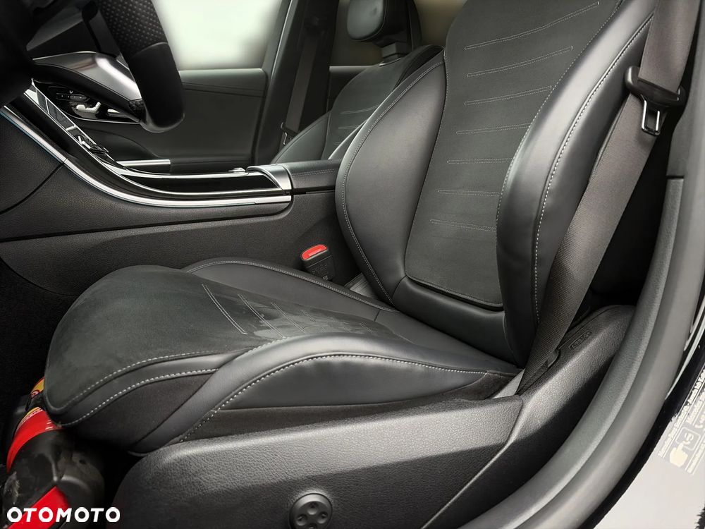 Mercedes-Benz Klasa C 200 mHEV AMG - 12