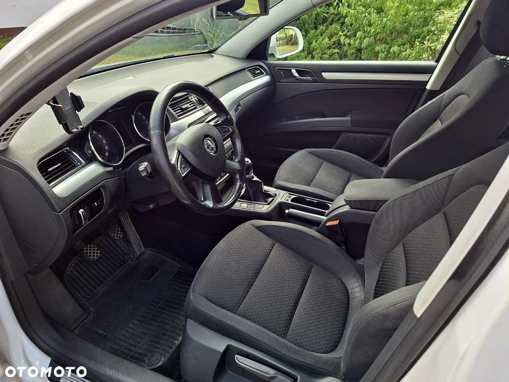 Skoda Superb 2.0 TDI Ambition - 16