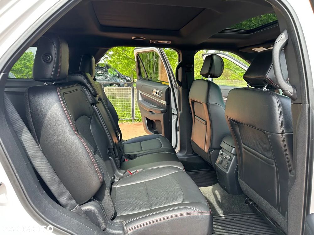 Ford Explorer - 35