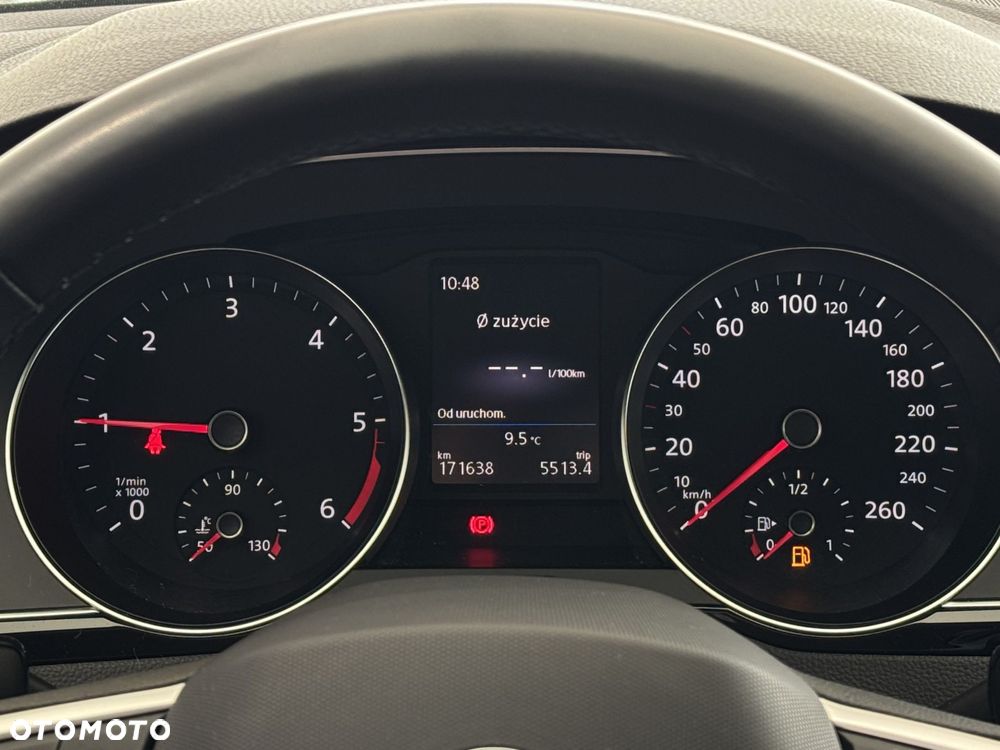 Volkswagen Passat - 16