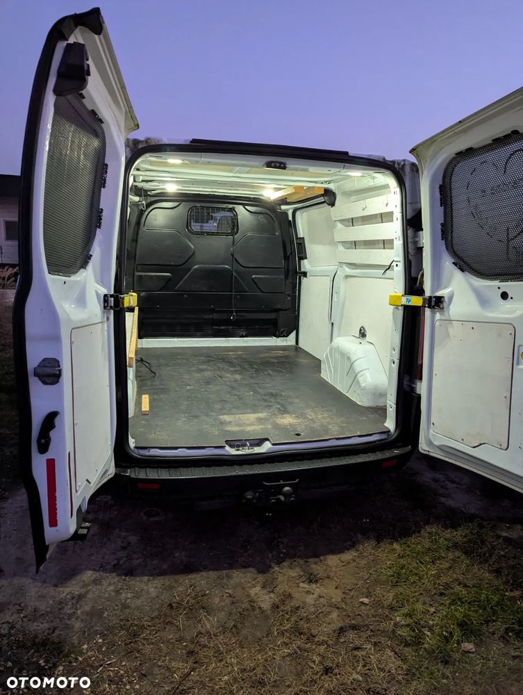 Ford TRANSIT CUSTOM - 7