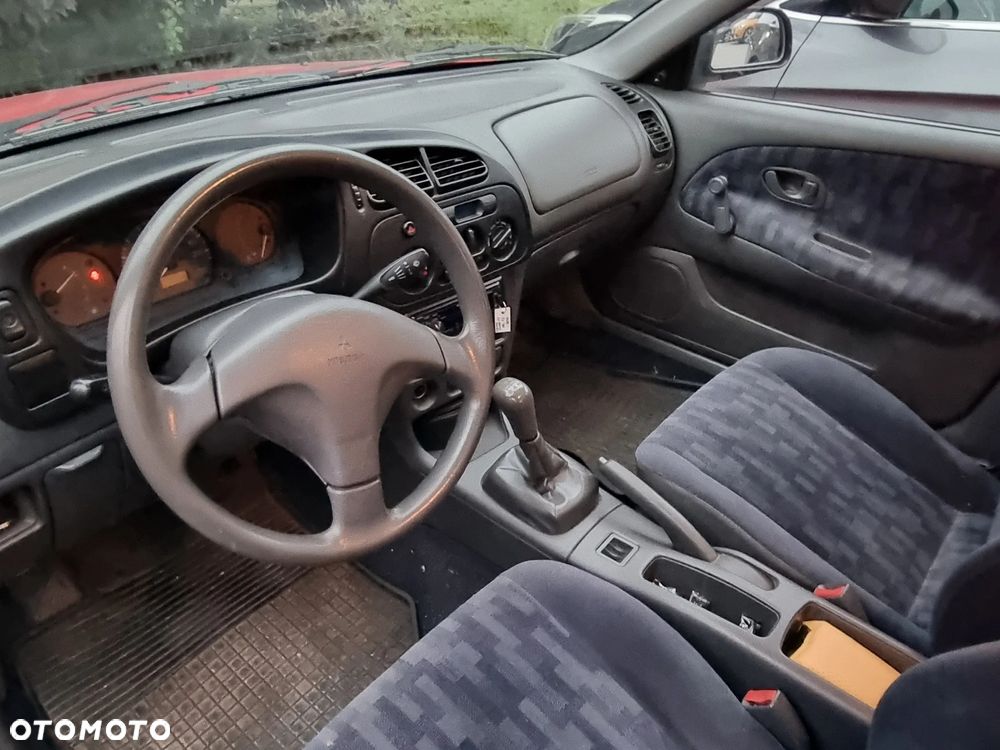 Mitsubishi Lancer 1300 GL - 21