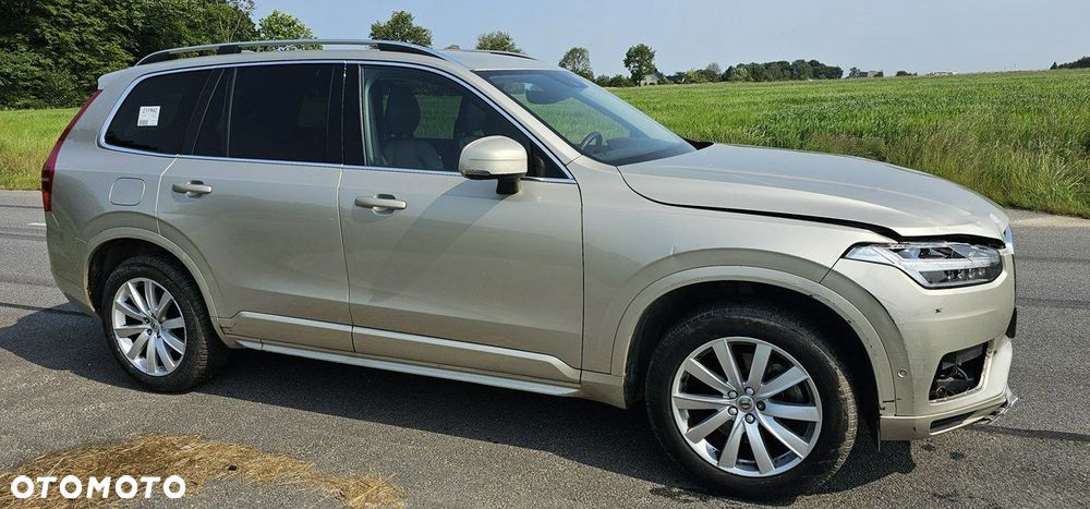 Volvo XC 90 - 1