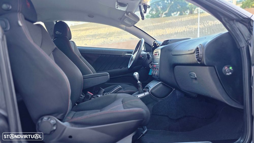 Alfa Romeo GT 1.9 JTD M-JET Q2 - 17