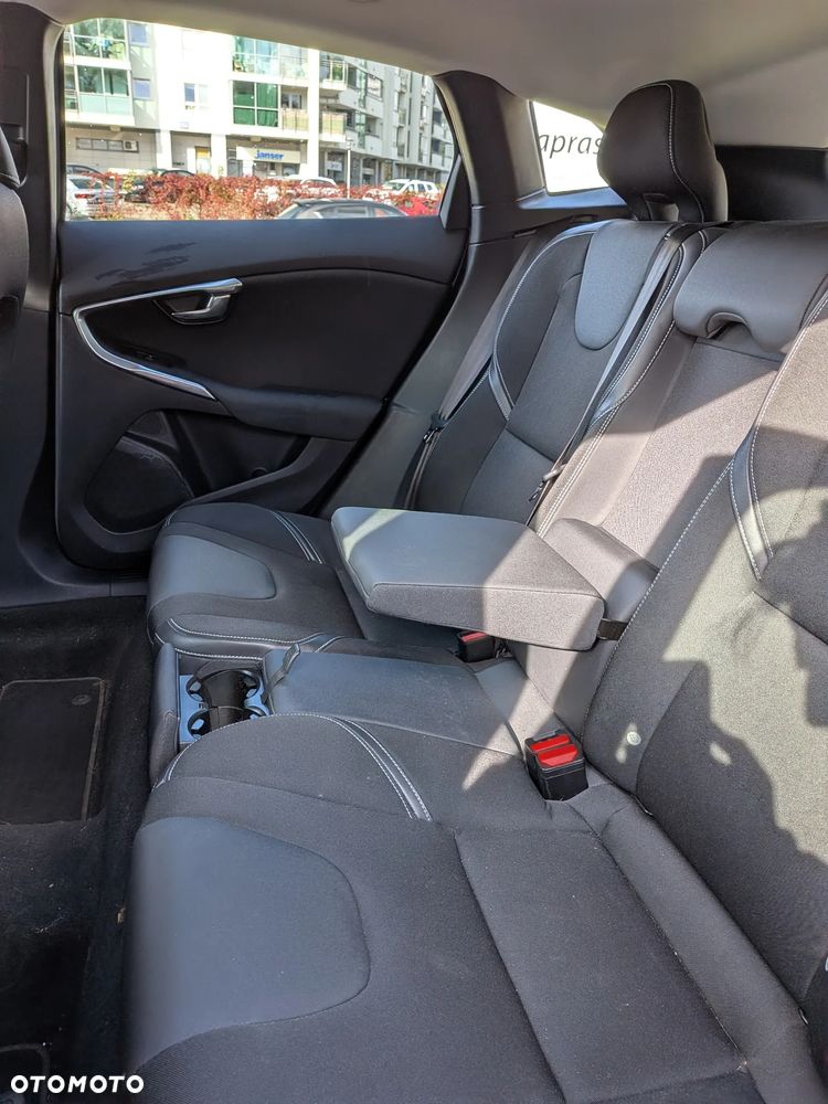 Volvo V40 - 18