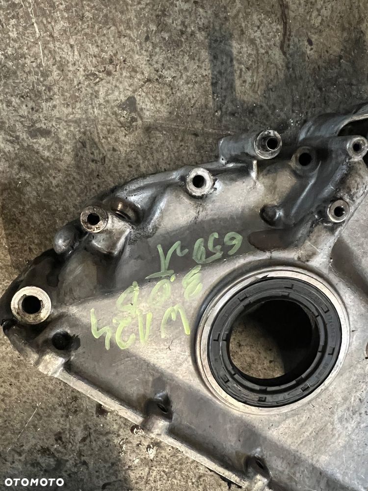 Obudowa osłona rozrządu Mercedes w124 3.0d 12v - 4