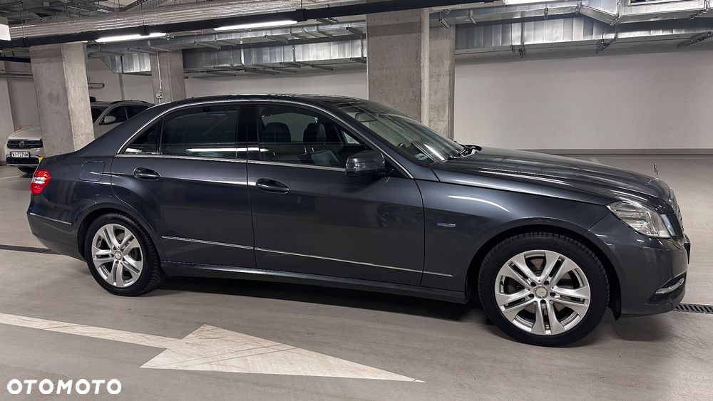 Mercedes-Benz Klasa E 350 CDI DPF 4Matic BlueEFFICIENCY 7G-TRONIC Avantgarde - 7