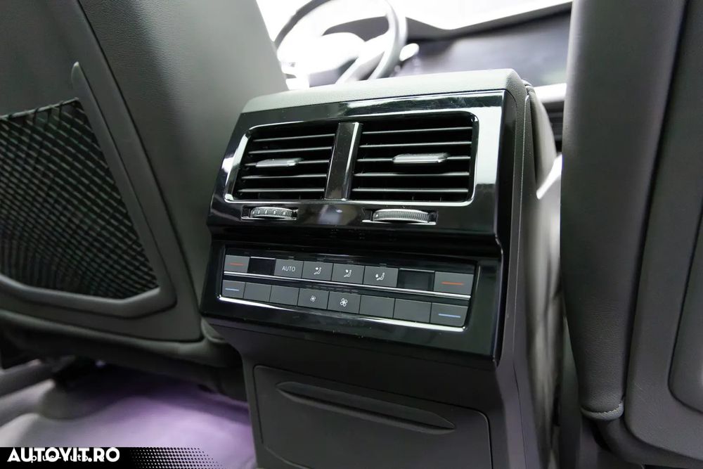 Volkswagen Touareg 3.0 V6 e-Hybrid 4Motion Aut. Atmosphere - 22