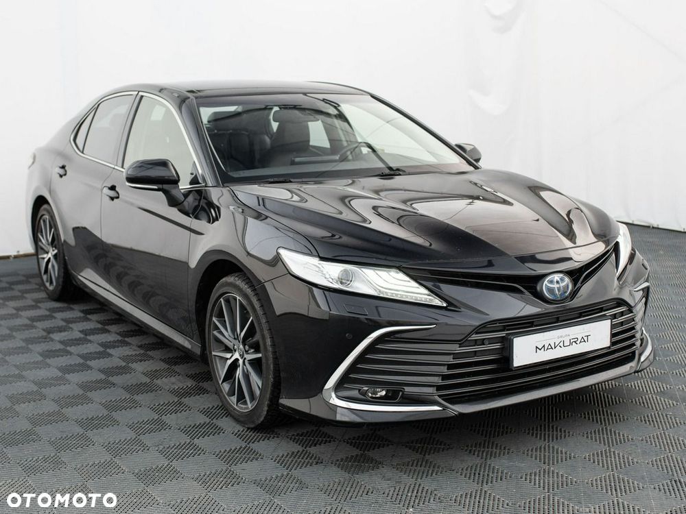 Toyota Camry - 4