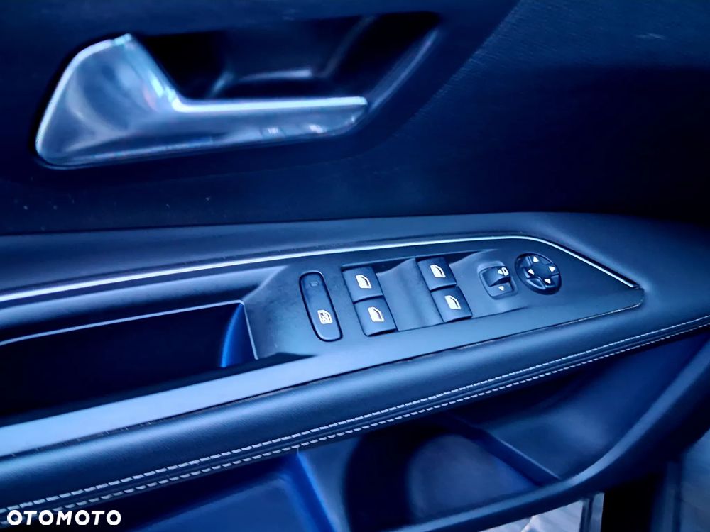 Peugeot 3008 PureTech 130 Stop & Start GPF Allure Business-Paket - 22