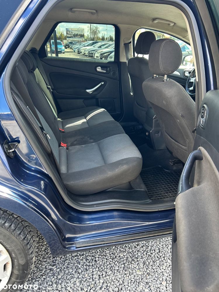 Ford Mondeo 2.0 TDCi Ambiente - 8