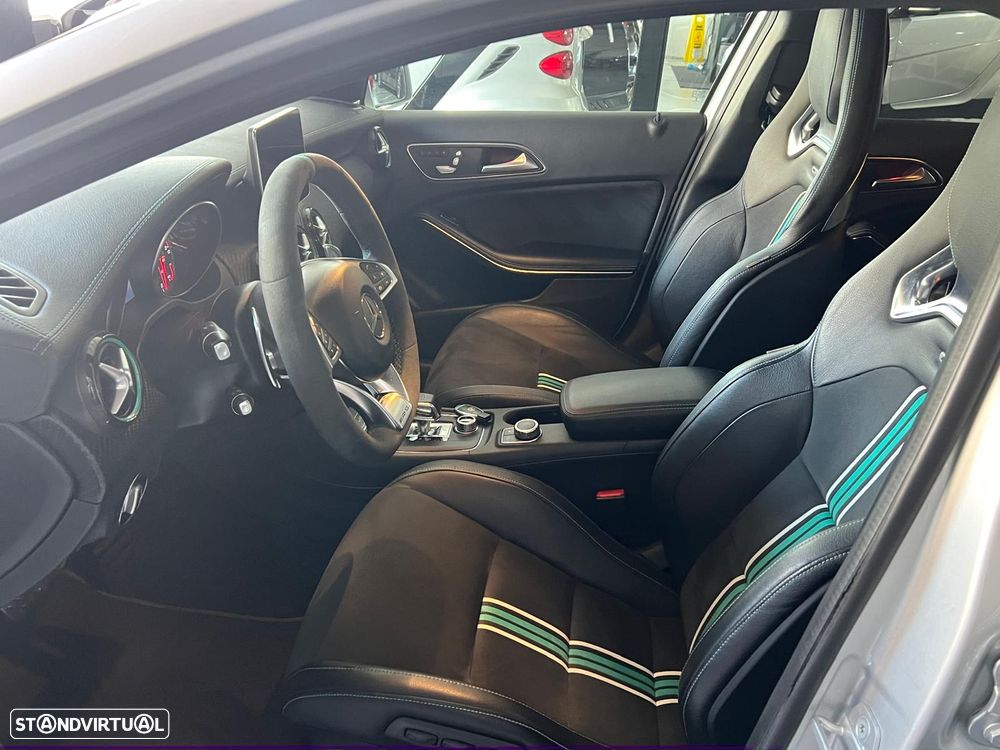 Mercedes-Benz A 45 AMG 4Matic Speedshift 7G-DCT PETRONAS 2015 World Champion Edition - 11