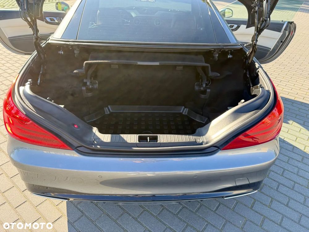 Mercedes-Benz SL - 15