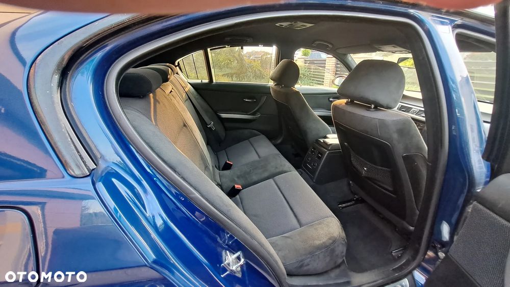 BMW Seria 3 330i - 11