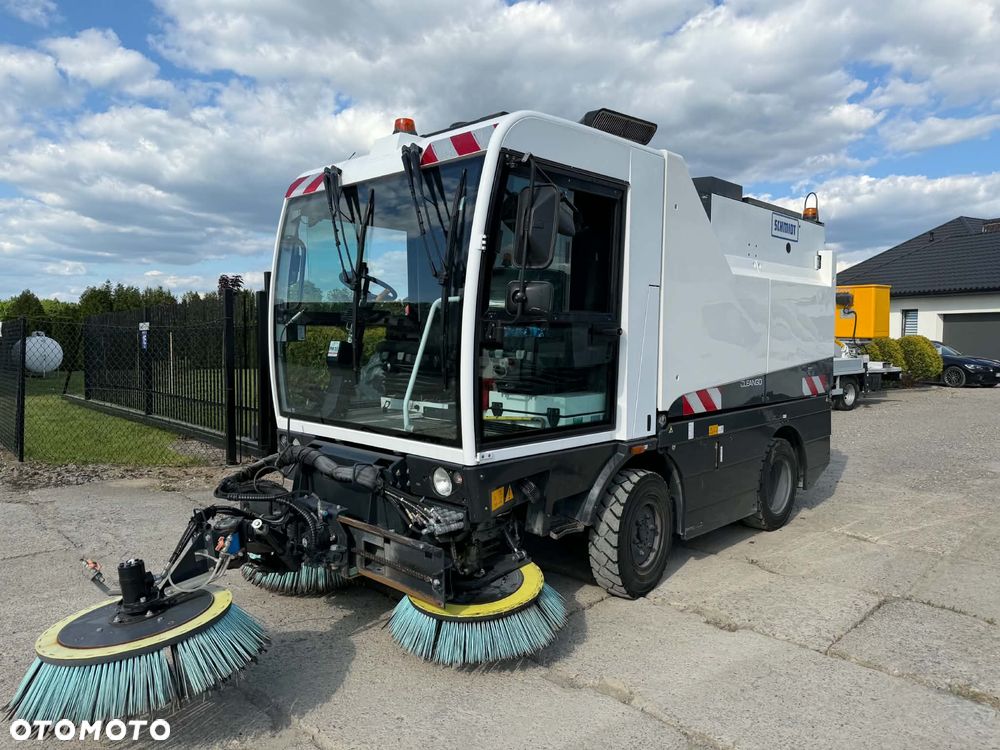 Schmidt CLEANGO 500 | System 3-szczotkowy | EURO 6 - 1