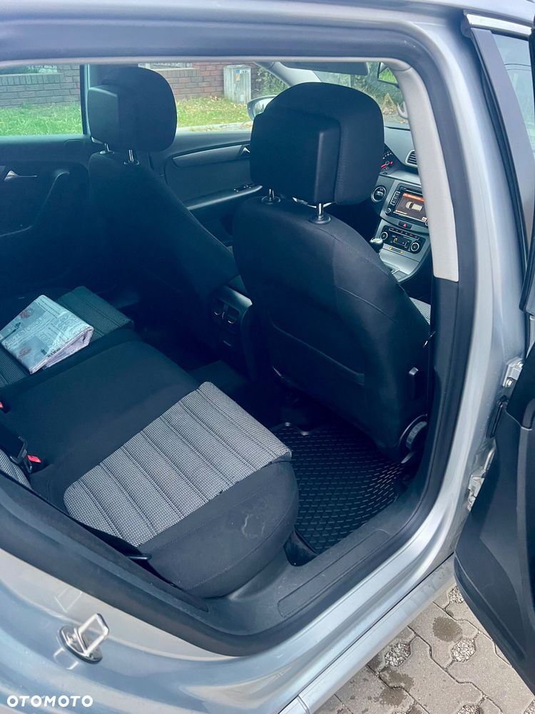 Volkswagen Passat 2.0 TDI Comfortline - 9