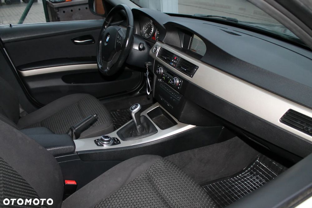 BMW Seria 3 320d - 18