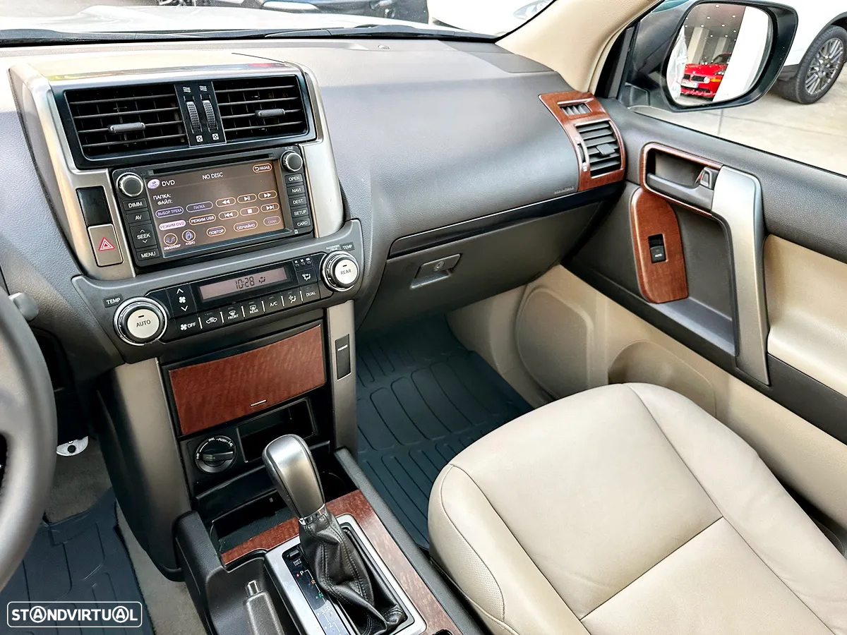 Toyota Land Cruiser Prado - 16