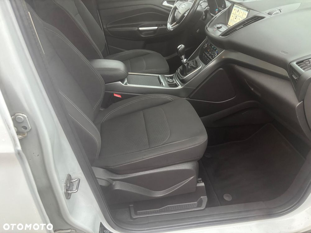 Ford Kuga 1.5 EcoBoost 2x4 Cool & Connect - 38