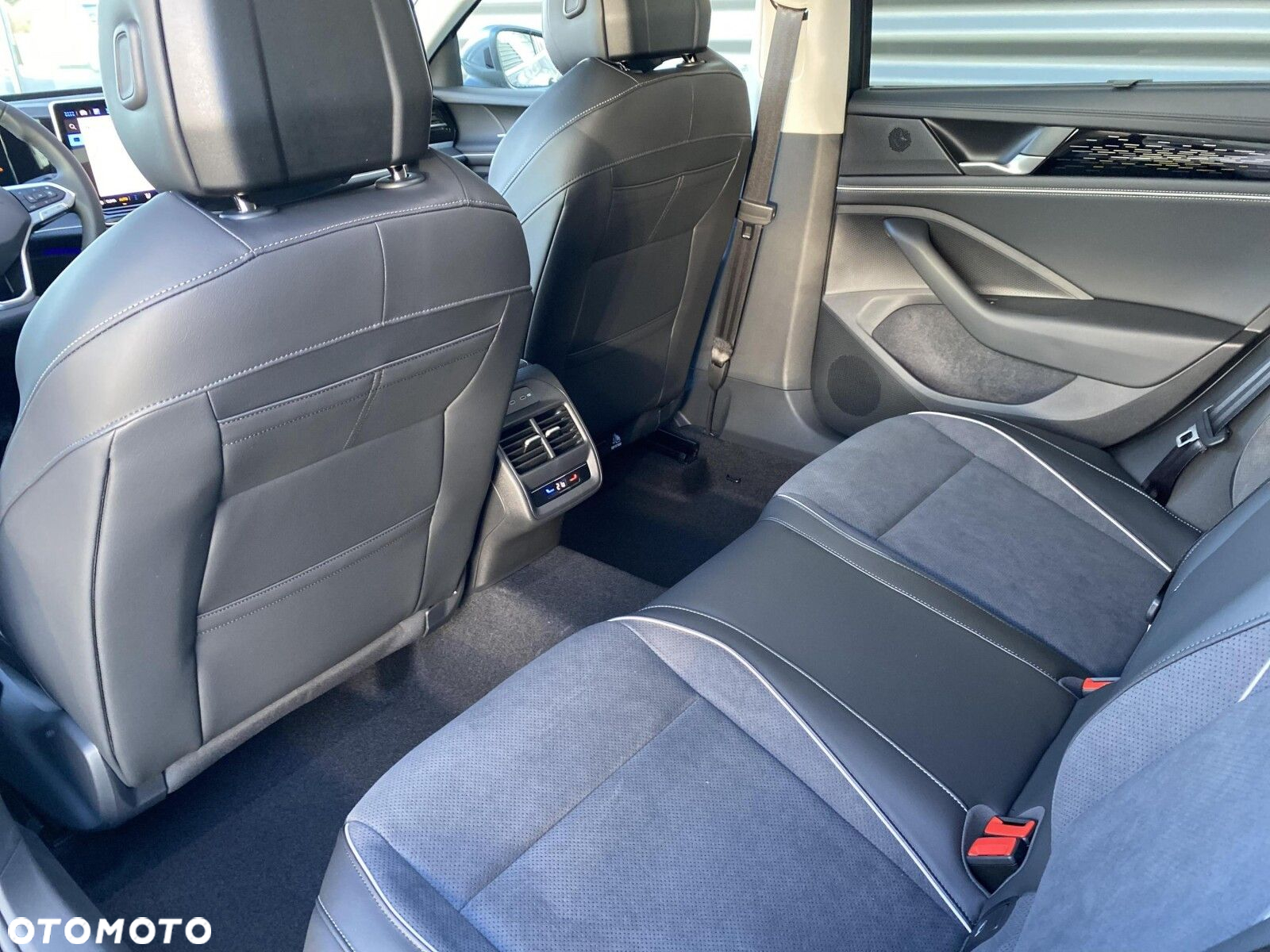 Volkswagen Passat - 23