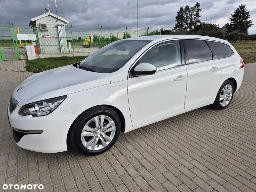 Peugeot 308 SW 1.6 BlueHDi Allure S&S - 17