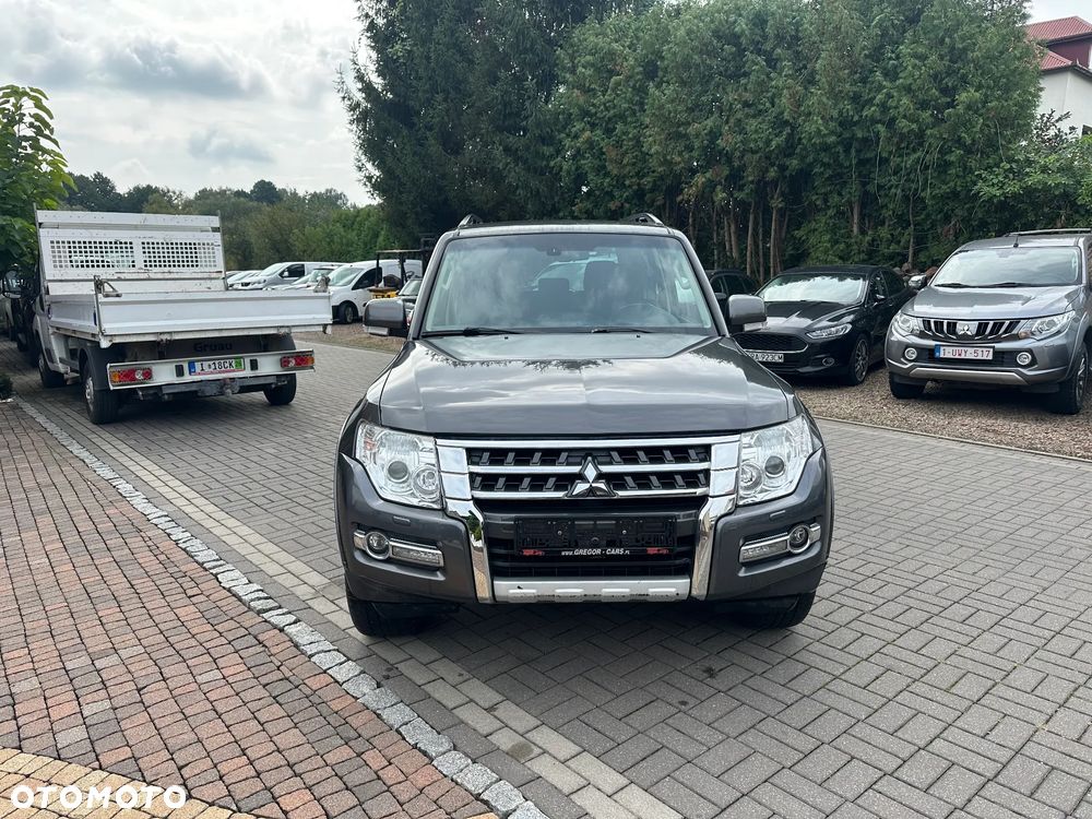 Mitsubishi Pajero - 2