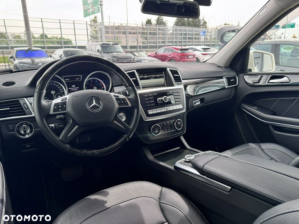 Mercedes-Benz GL 500 4Matic (BlueEFFICIENCY) 7G-TRONIC - 17